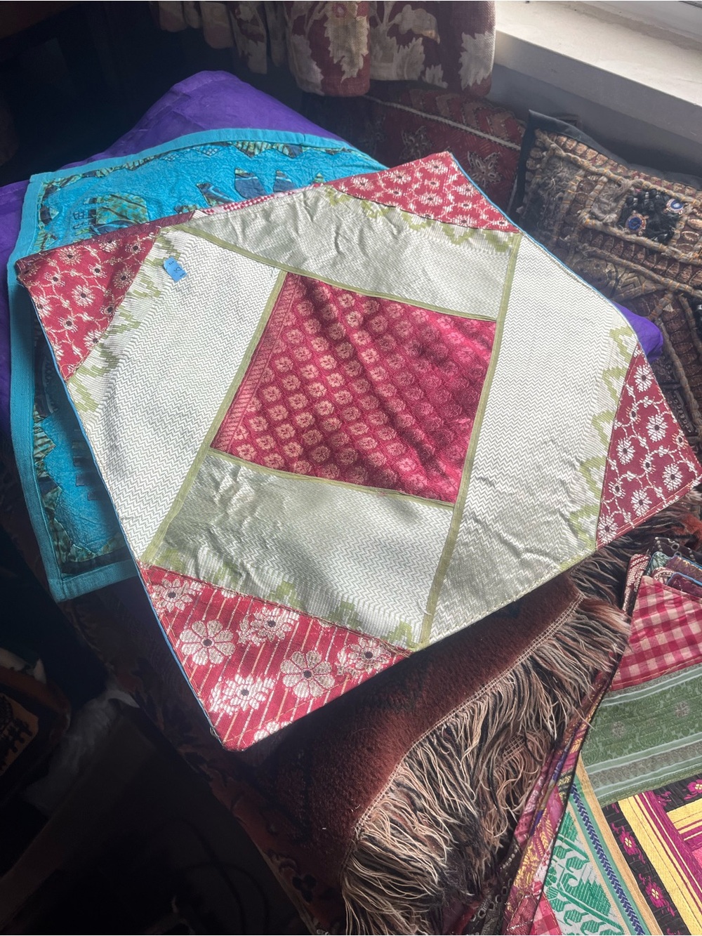 ✨ Beautiful pillows, endless combinations! ✨ - Picture 3 of 4